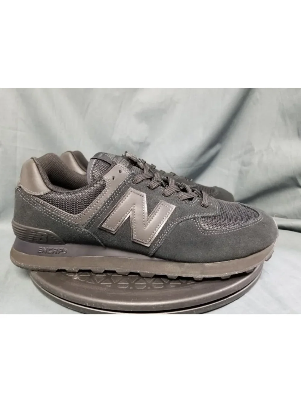 New Balance 574 Core Sneakers Suede ML574EVE Black Men's Size 10.5 NEW NO BOX!